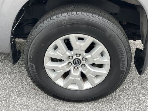 Certified 2024 Nissan Frontier SV w/ Technology Package RWD image 32