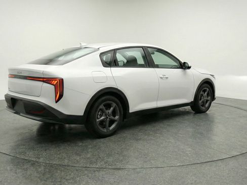 Used 2025 Kia K4 FWD image 9