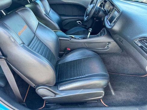 Used 2015 Dodge Challenger R/T Plus image 19