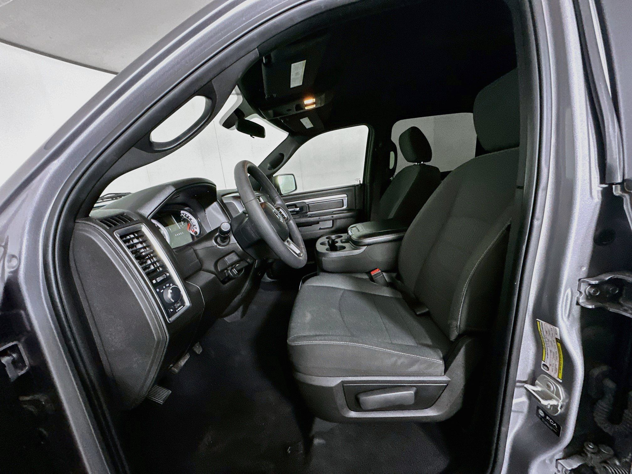 Used 2024 RAM 1500 Warlock AWD/4WD image 13
