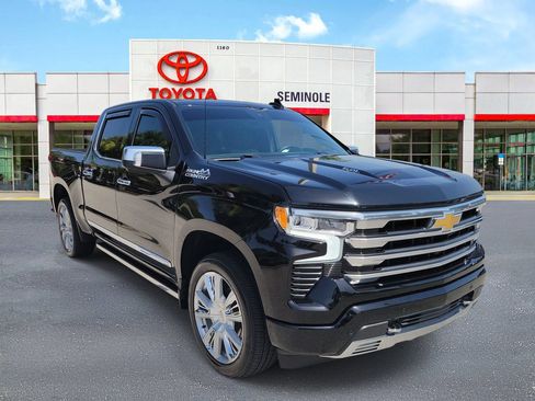 Used 2025 Chevrolet Silverado 1500 High Country AWD/4WD image 2