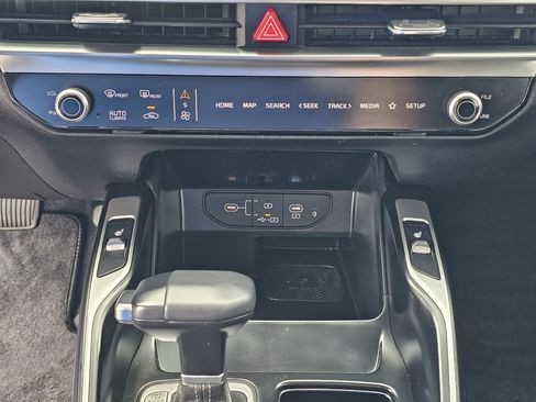 Used 2025 Kia Sorento EX w/ Panoramic Sunroof Package FWD image 29