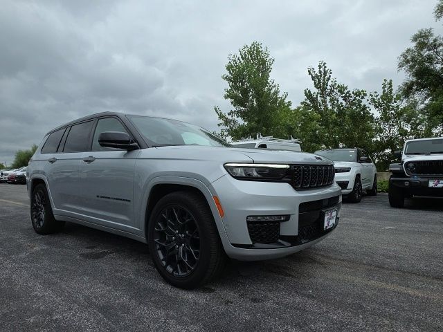 Used 2025 Jeep Grand Cherokee L Summit AWD/4WD image 13
