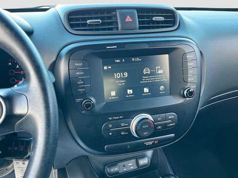 Used 2018 Kia Soul + image 14