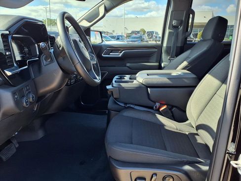 Used 2025 Chevrolet Silverado 1500 LT image 8