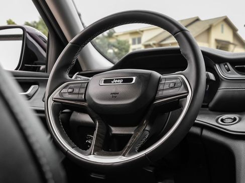 Used 2023 Jeep Grand Cherokee L Limited w/ Trailer Tow Group (B) AWD/4WD image 14