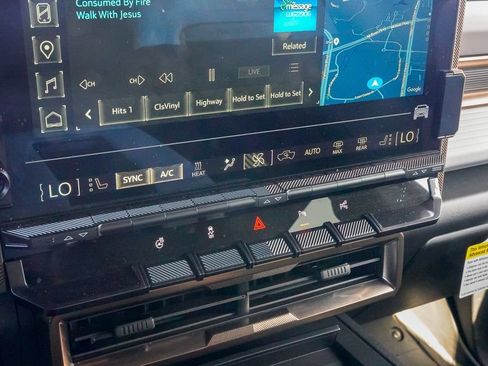 Used 2025 GMC Hummer EV 2X w/ LPO, Cargo Utility Package AWD/4WD image 33