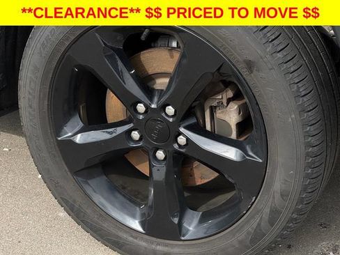 Used 2023 Jeep Grand Cherokee L Limited w/ Black Appearance Package AWD/4WD image 34