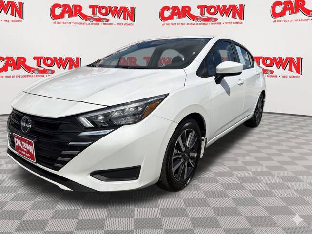 Used 2025 Nissan Versa SV w/ Trunk Package FWD image 2