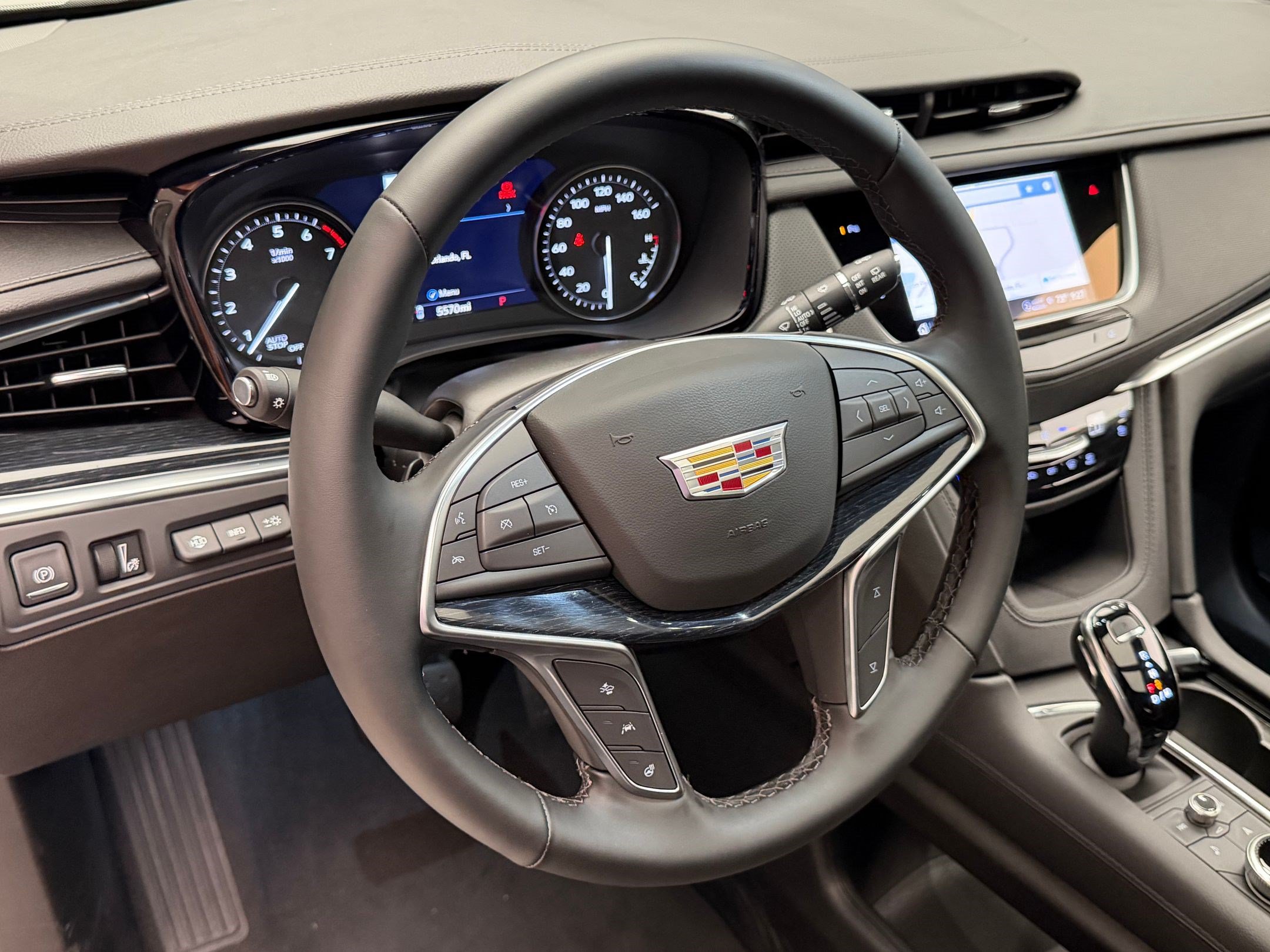 Certified 2026 Cadillac XT5 Premium Luxury w/ Driver Assist Package FWD image 4
