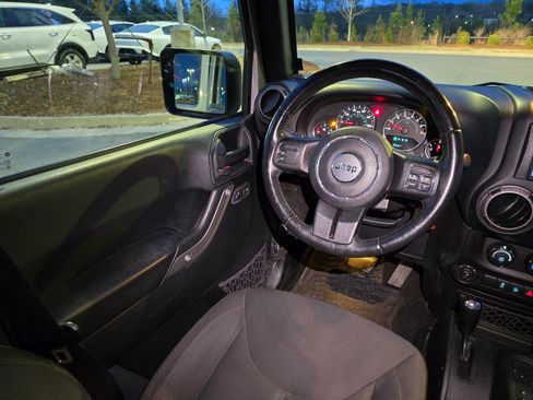 Used 2016 Jeep Wrangler Unlimited Sport w/ Quick Order Package 24S image 9