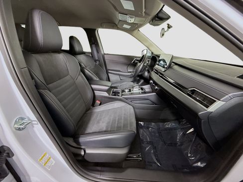 Used 2024 Mitsubishi Outlander SE image 29