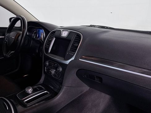 Used 2019 Chrysler 300 Touring w/ Sport Appearance Package RWD image 28