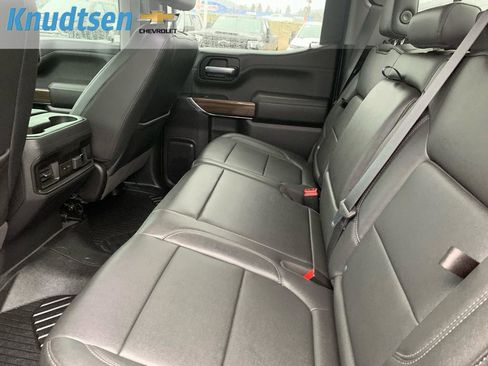 Used 2021 Chevrolet Silverado 1500 LT Trail Boss w/ Convenience Package II image 4