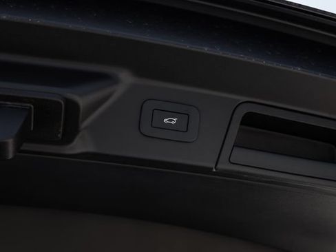 New 2026 Land Rover Range Rover Velar S AWD/4WD image 66