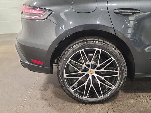 New 2026 Porsche Macan AWD/4WD image 36