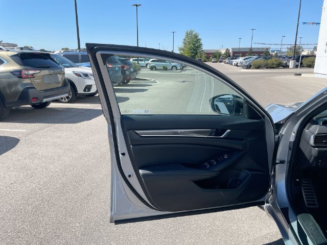 Used 2022 Honda Accord Sport image 9