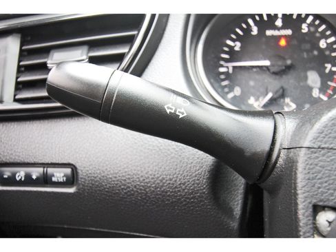 Used 2019 Nissan Rogue Sport SV image 20