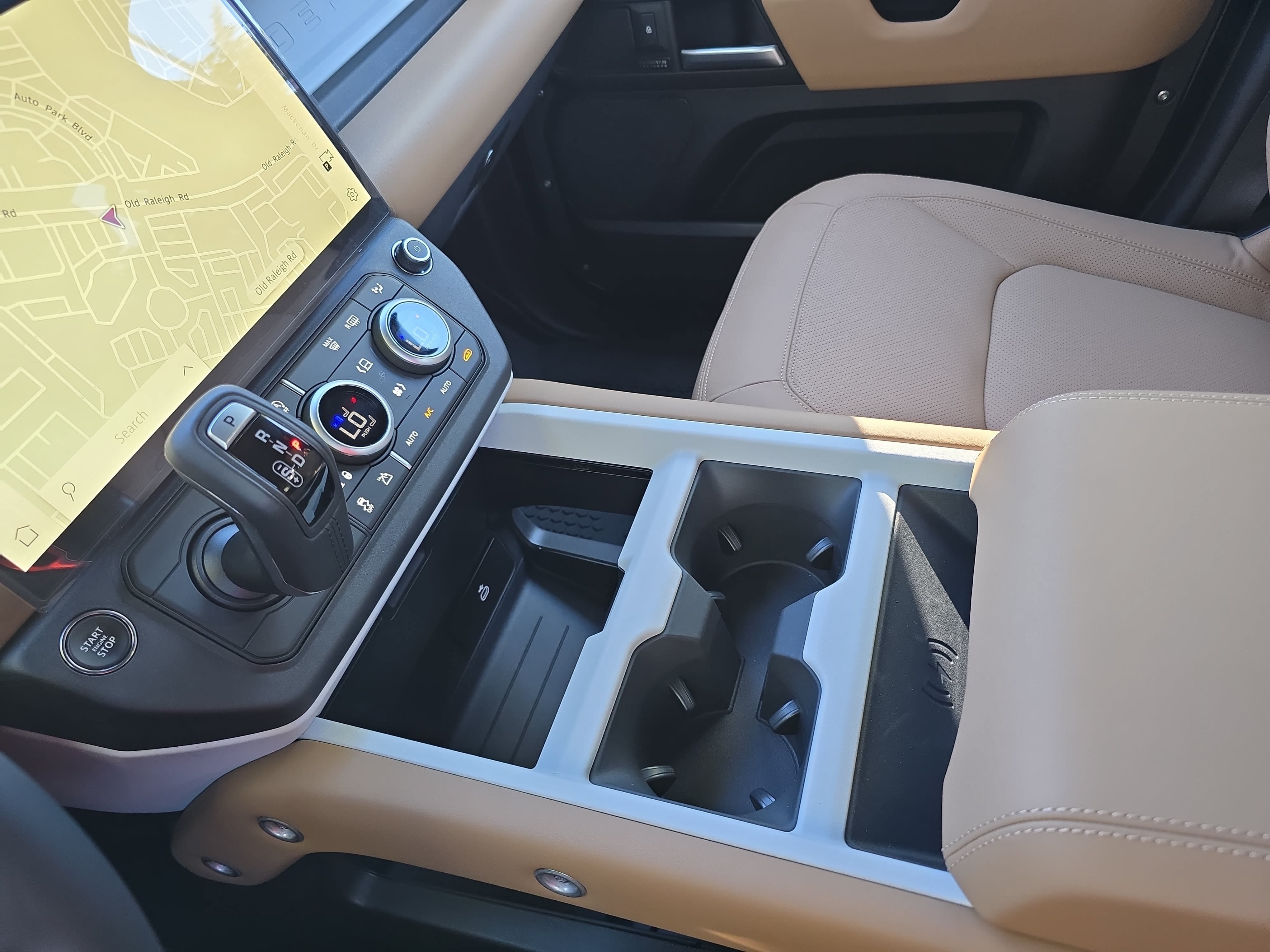 New 2026 Land Rover Defender 110 X-Dynamic SE AWD/4WD image 24