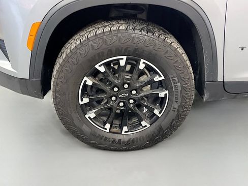 Used 2025 Chevrolet Traverse Z71 w/ Driver Confidence Package AWD/4WD image 33