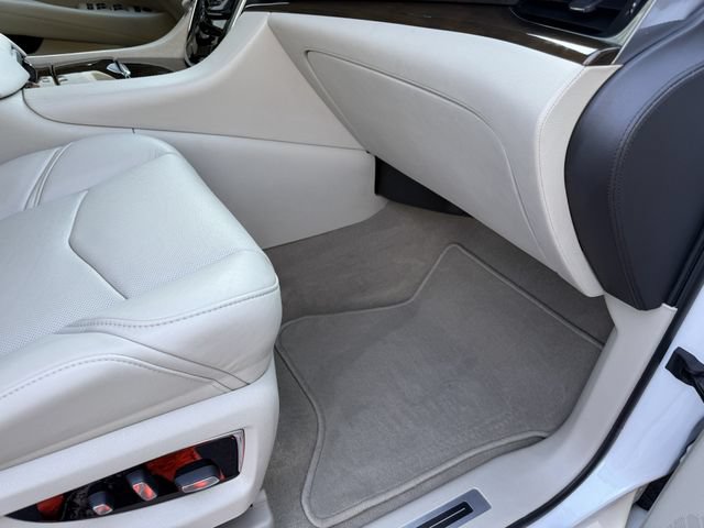 Used 2018 Cadillac Escalade Luxury RWD image 19