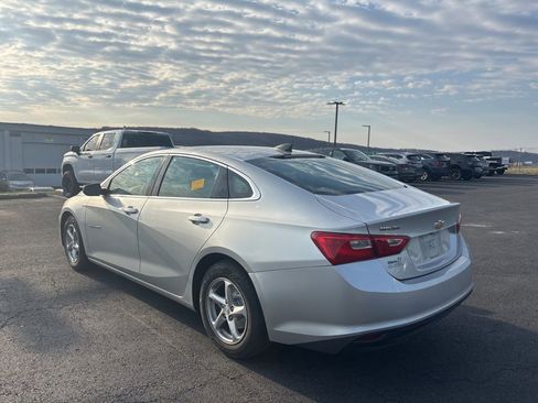 Used 2017 Chevrolet Malibu LS image 5
