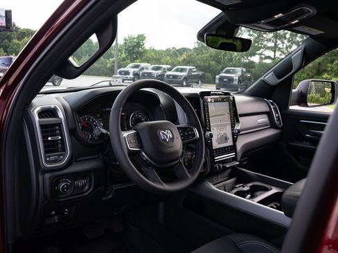 Used 2025 RAM 1500 Big Horn AWD/4WD image 13