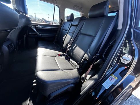 Used 2015 Lexus GX 460 image 32
