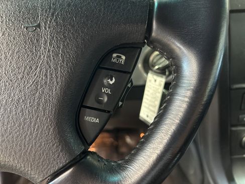 Used 2004 Ford Thunderbird image 23