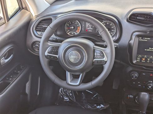Used 2023 Jeep Renegade Latitude image 13