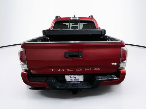 Used 2021 Toyota Tacoma TRD Sport w/ TRD Premium Sport Package AWD/4WD image 6