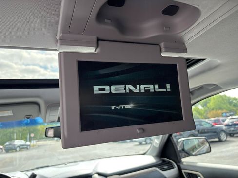 Used 2018 GMC Yukon Denali w/ Open Road Package AWD/4WD image 39