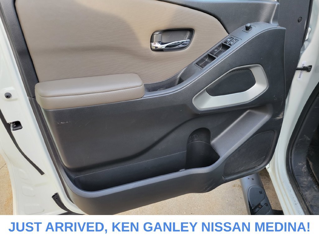 Certified 2022 Nissan Frontier SV w/ Technology Package AWD/4WD image 15