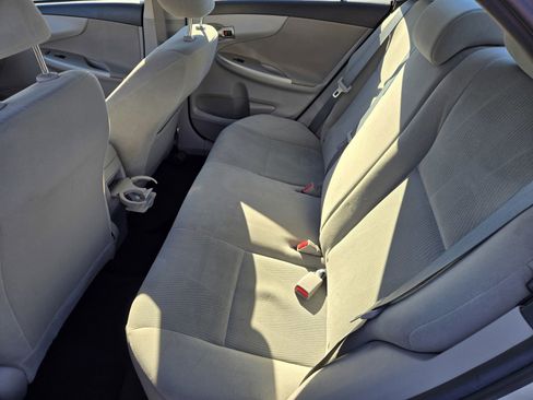 Used 2012 Toyota Corolla LE image 11