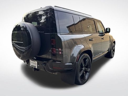 Certified 2025 Land Rover Defender 110 X-Dynamic SE AWD/4WD image 5