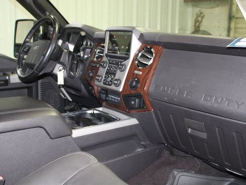 Used 2015 Ford F350 Lariat image 21