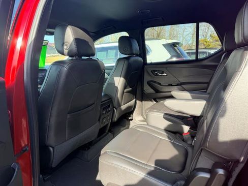 Used 2023 Chevrolet Traverse LT w/ LT Premium Package image 6