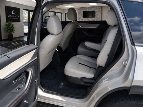 Used 2024 MAZDA CX-90 3.3 Turbo w/ Preferred Plus AWD/4WD image 11