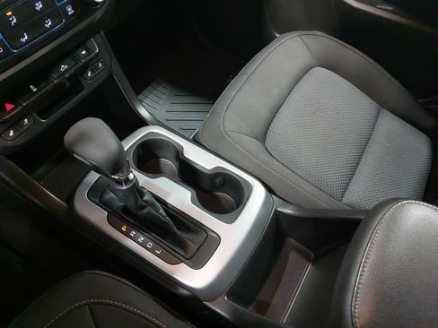 Used 2022 Chevrolet Colorado LT w/ LT Convenience Package AWD/4WD image 26