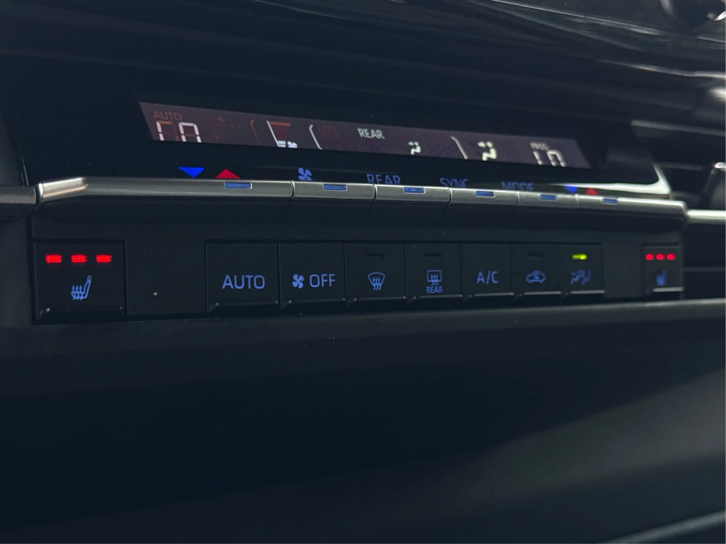 Used 2022 Toyota Sienna XSE FWD image 37