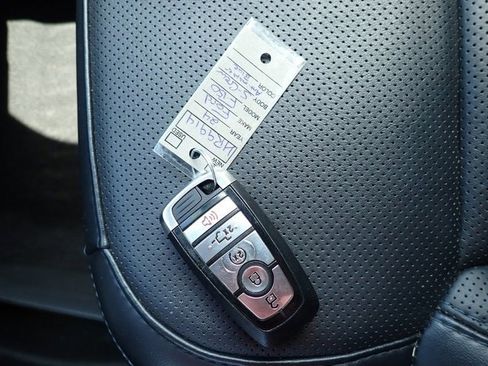 Certified 2024 Ford F150 Platinum image 30