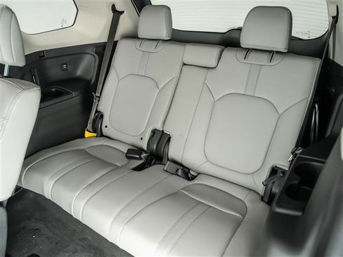 Used 2025 Honda Pilot EX-L image 15