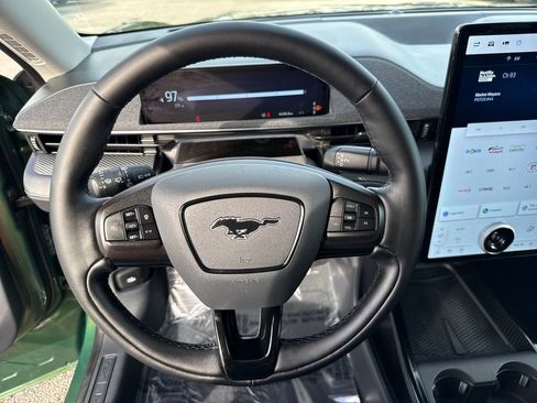 Certified 2025 Ford Mustang Mach-E Premium image 14
