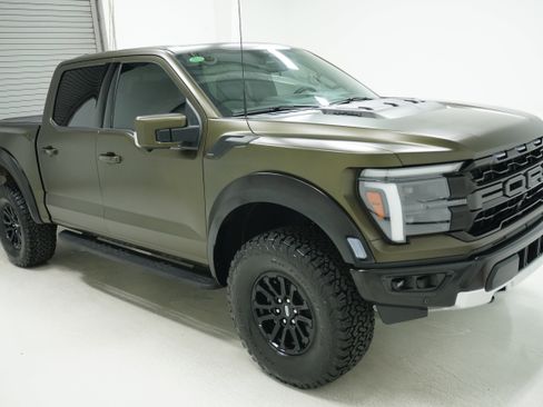 Used 2025 Ford F150 Raptor image 3
