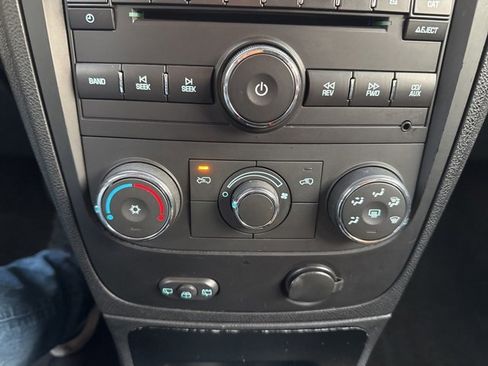 Used 2010 Chevrolet HHR LT image 17