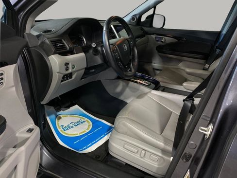 Used 2016 Honda Pilot Touring image 19