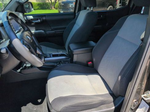 Used 2020 Toyota Tacoma TRD Off-Road w/ Technology Package AWD/4WD image 19