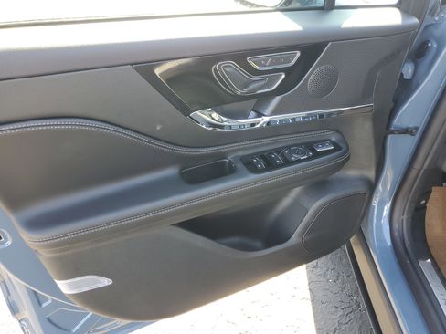 New 2026 Lincoln Corsair Premiere image 8