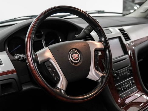 Used 2008 Cadillac Escalade AWD image 16