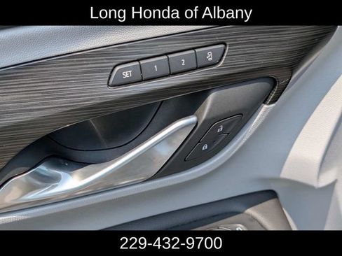 Used 2022 GMC Terrain SLT AWD/4WD image 13